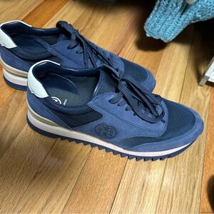 Tory Burch Navy and White woman’s sneakers